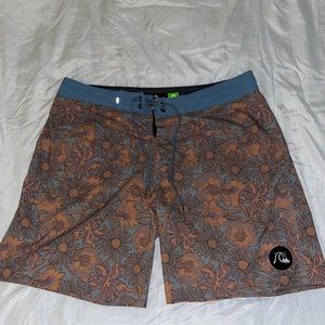 Quicksilver Highline mens board shorts